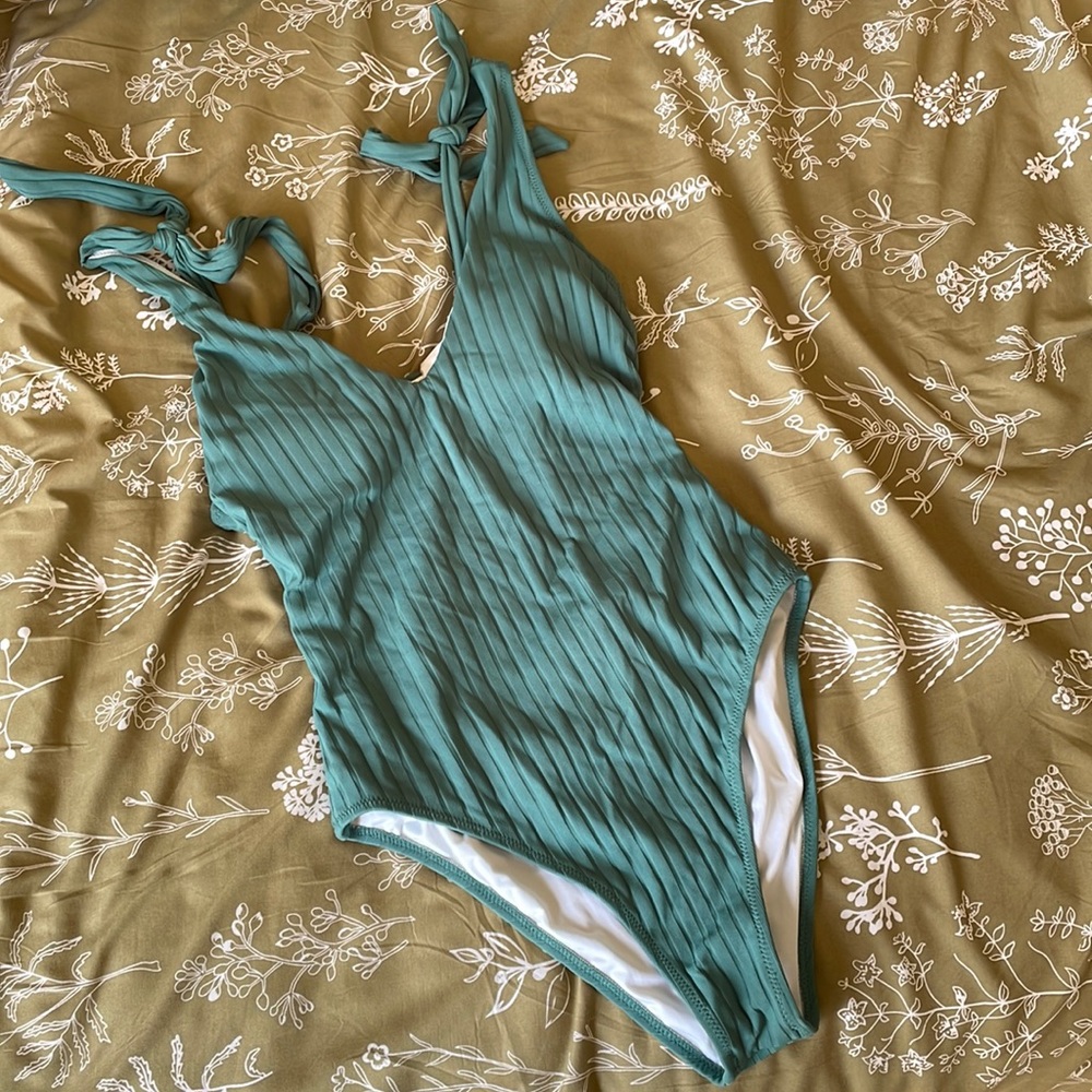 NWT Shade & Shore one piece bathing suit